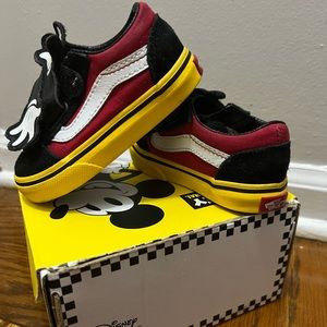 Disney Vans Old School MICKEY HUGS Toddler Size 5